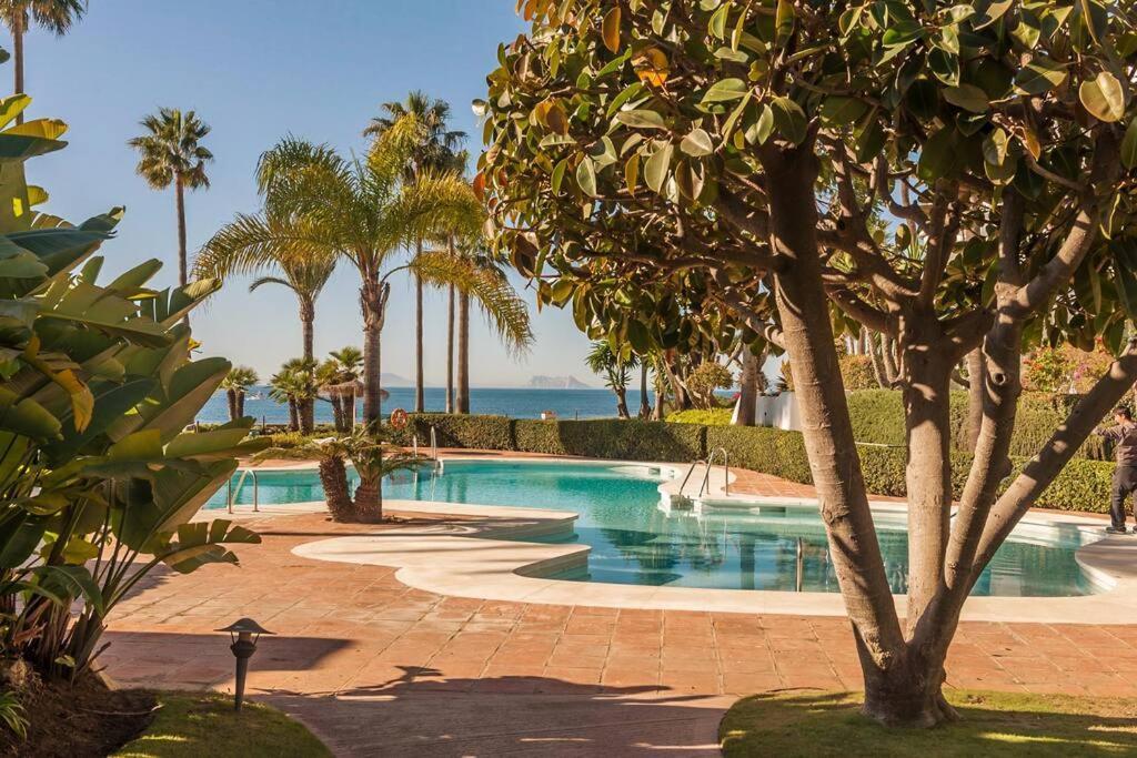 Alcazaba Beach Apartment Estepona Ngoại thất bức ảnh