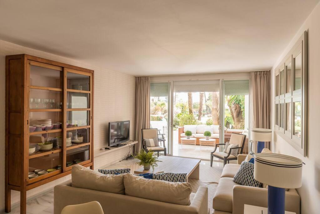 Alcazaba Beach Apartment Estepona Ngoại thất bức ảnh