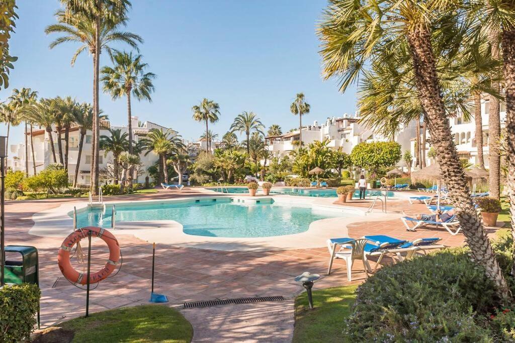 Alcazaba Beach Apartment Estepona Ngoại thất bức ảnh
