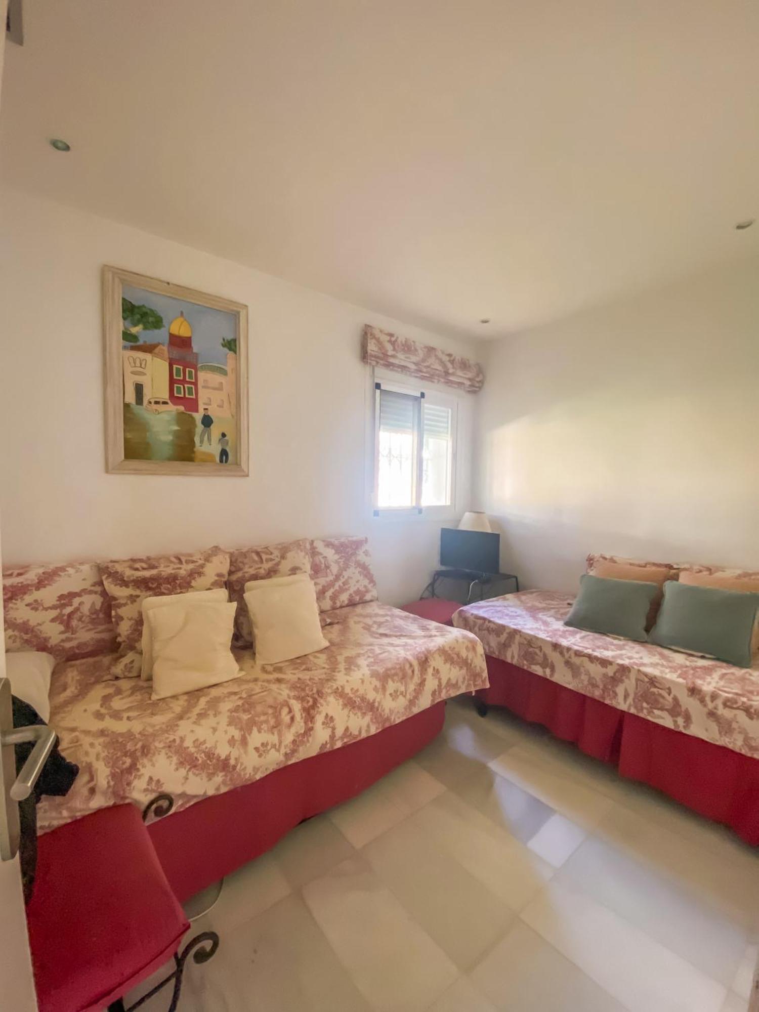 Alcazaba Beach Apartment Estepona Ngoại thất bức ảnh