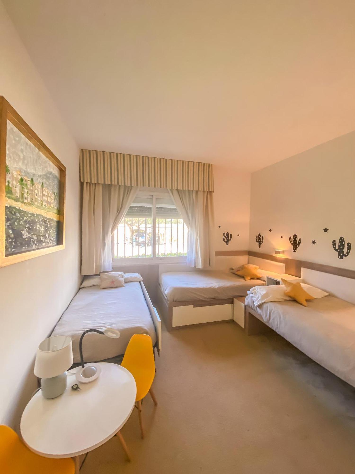 Alcazaba Beach Apartment Estepona Ngoại thất bức ảnh